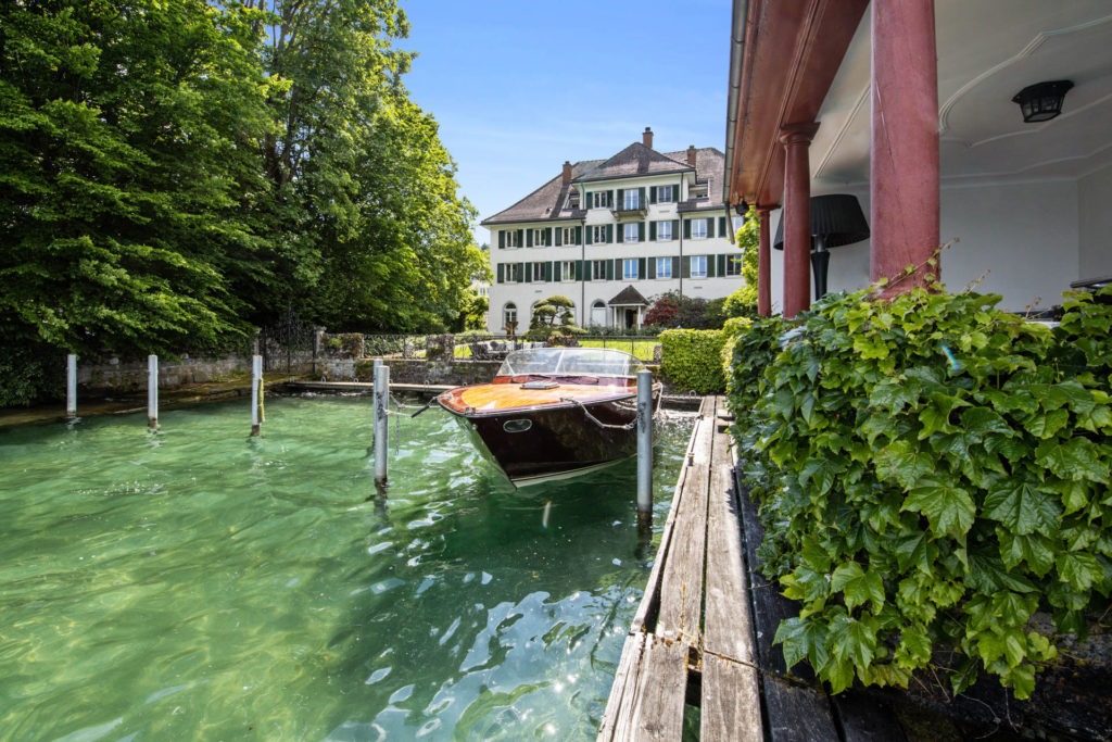Historische Villa mit Seeanstoss