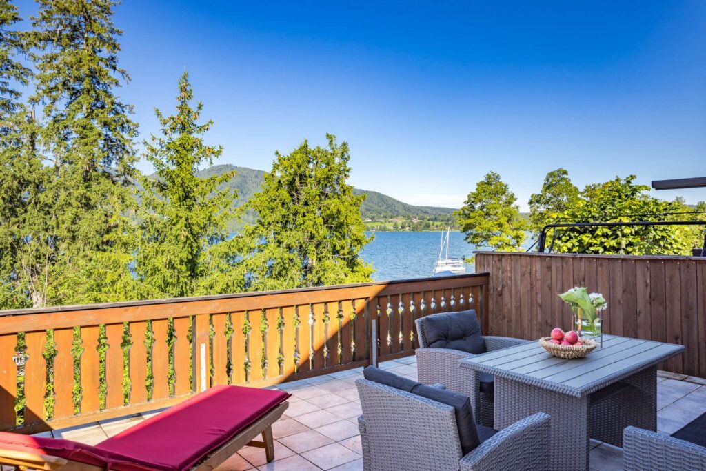 See- und Bergblick von der Terrasse