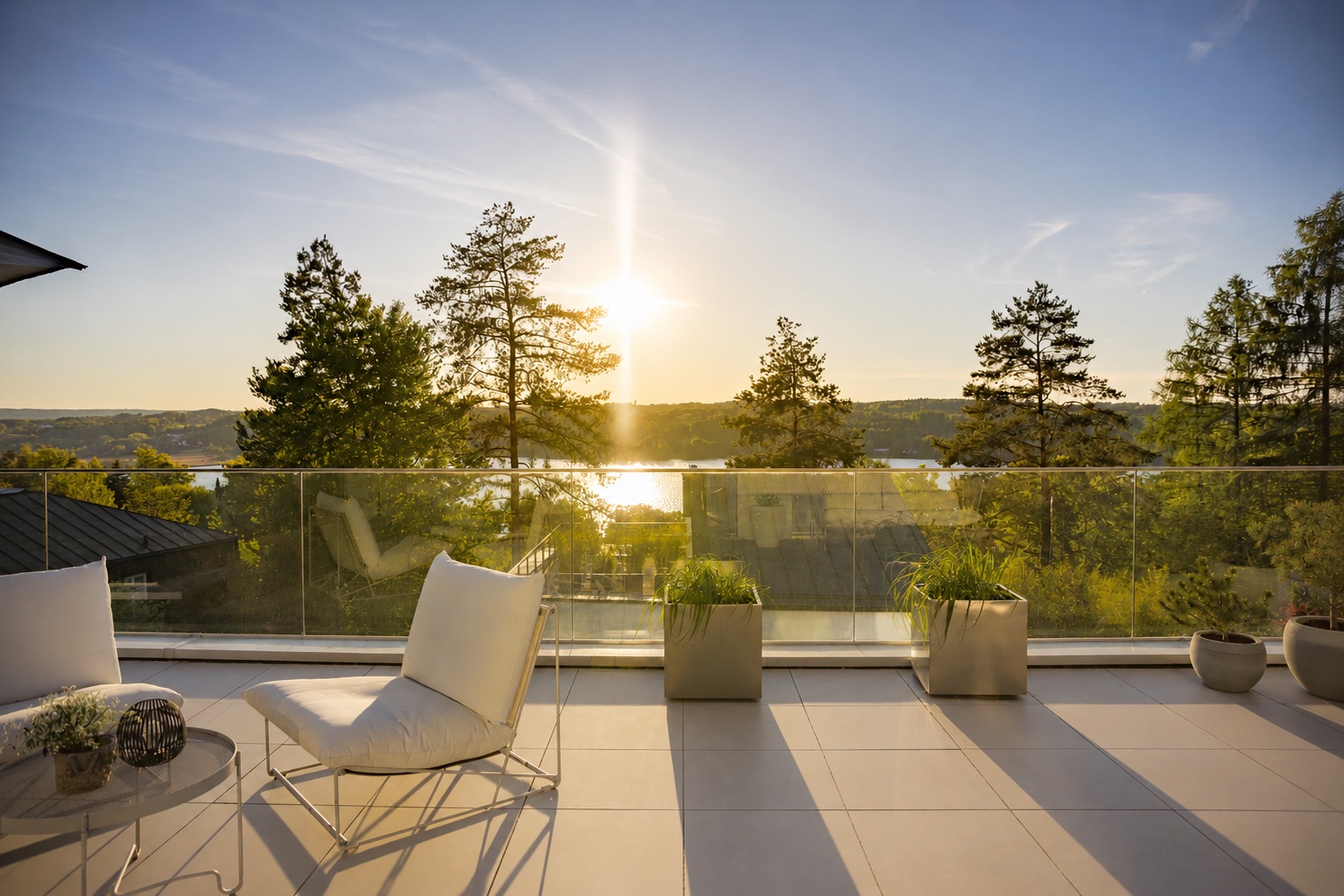Terrasse mit Blick auf den See