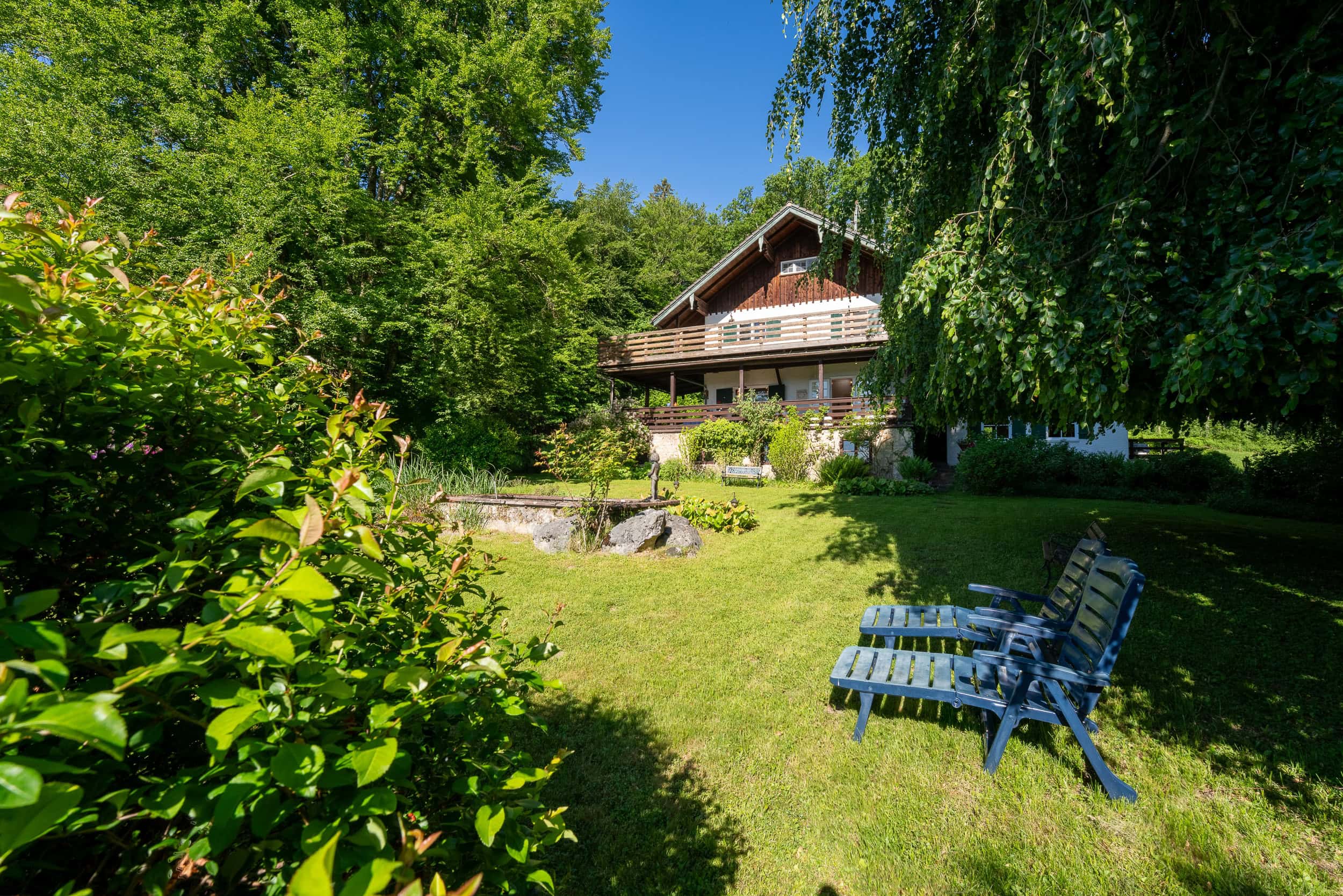 Idyllischer Parkgarten
