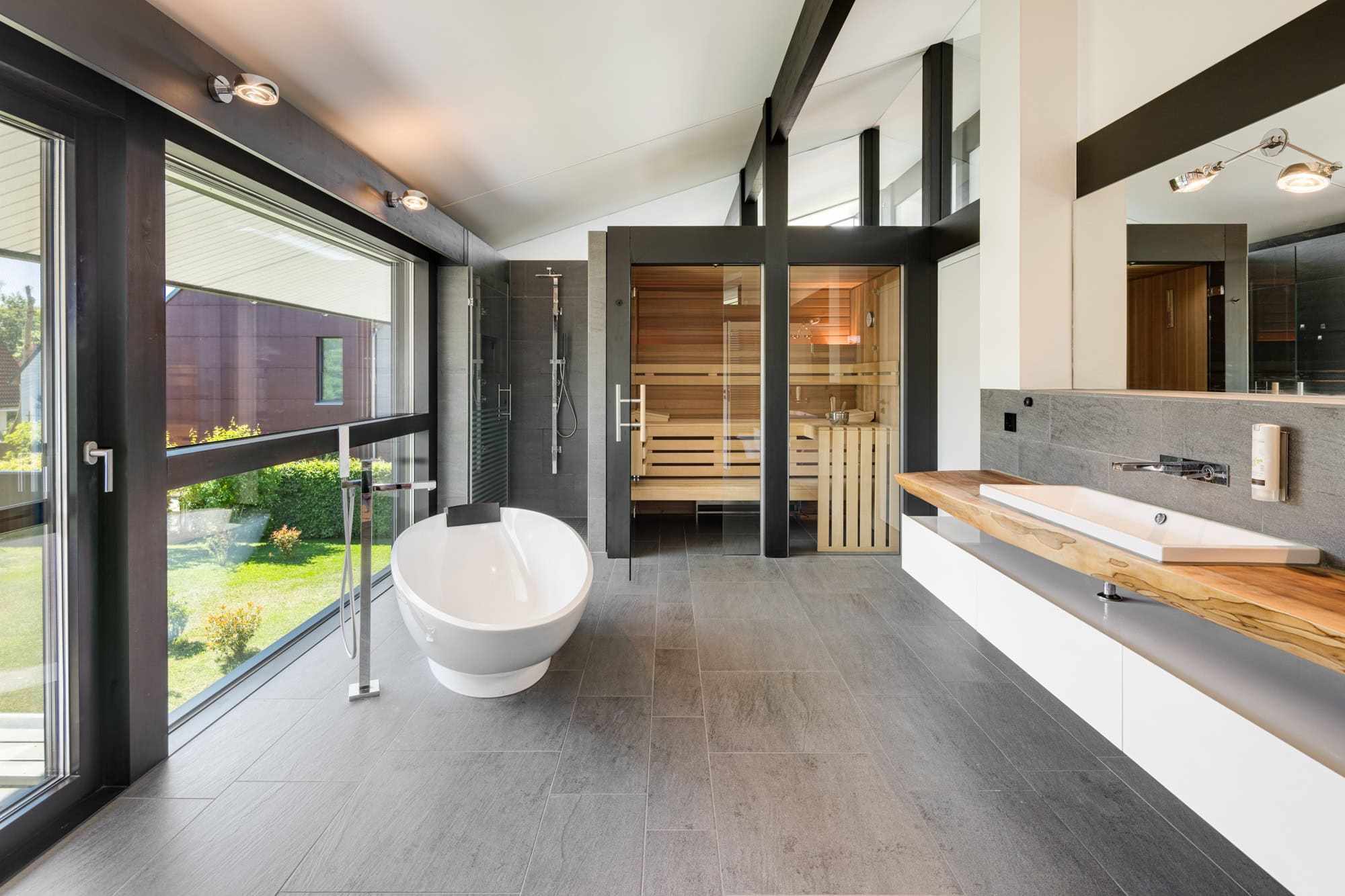 Master Badezimmer mit Sauna